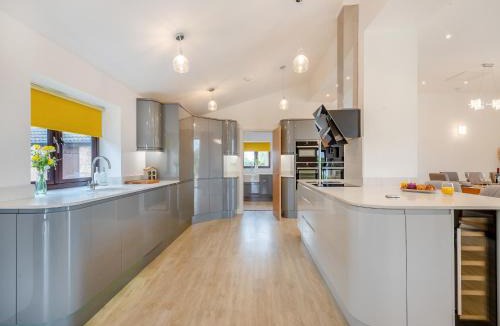 East Dereham House | Bumble Bee Farm