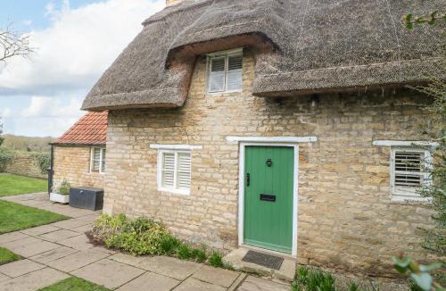 Barrowden House | Bumble Bee