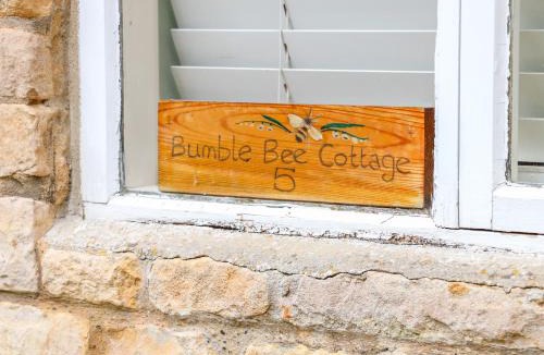 Barrowden House | Bumble Bee