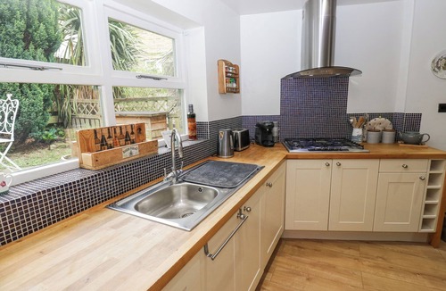 Honley Cottage | Bumble Cottage