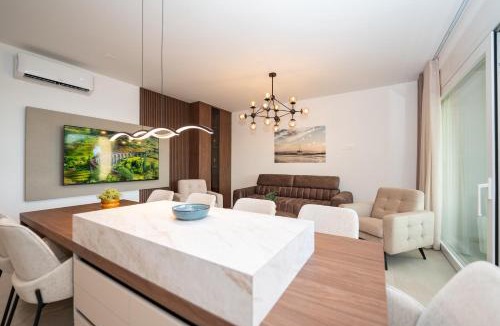 Novalja Apartment | Bumblebee apartments & rooms with pool