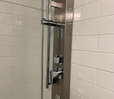 Pilley's Island Hotel | Bumblebee Bight Inn