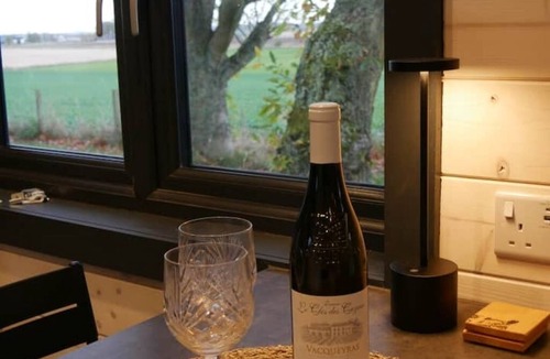 Forfar Cabin | Bumblebee Cabin at Redroofs