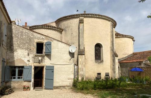 Vouille-les-Marais House | Bumblebee Cottage
