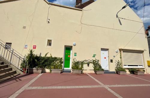 Calais Apartment | Bundle 2 Apparts, 12 person - Parking, station, beach