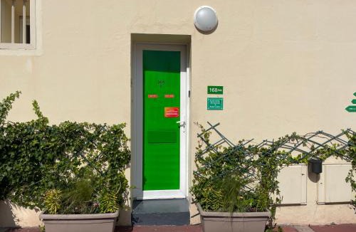 Calais Apartment | Bundle 2 Apparts, 12 person - Parking, station, beach