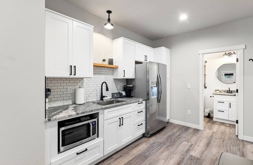Dennis House | Bungalow 1 @ Barndo Bungalows