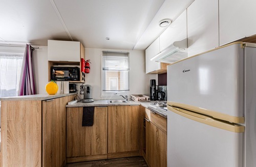 Parentis-en-Born House | Bungalow '2 Bedrooms 6 Persons' with Private Terrace, Private Garden and Air Conditioning