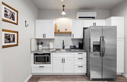Dennis House | Bungalow 3 @ Barndo Bungalows