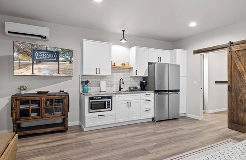 Dennis House | Bungalow 4 @ Barndo Bungalows