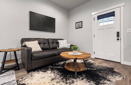 Dennis House | Bungalow 7 @ Barndo Bungalows