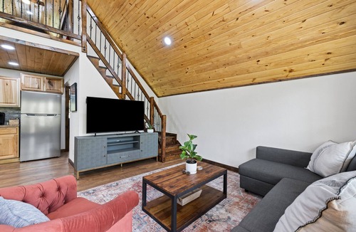 Pickens Cabin | Bungalow Cabin | Riverfront | Kayaks | Stargazing
