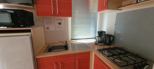 Ivry-la-Bataille Other | Bungalow cosy Oasis Tropic'Nature pour 6 pers - lac - Camping 3 étoiles