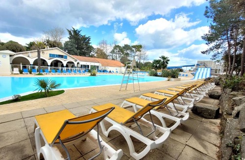Saint-Jean-de-Monts House | Bungalow de 2 chambres avec piscine partagee sauna et terrasse a Saint Jean de Monts a 3 km de la plage