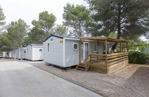 Vilanova I la Geltru House | Bungalow with Terrace and Parking