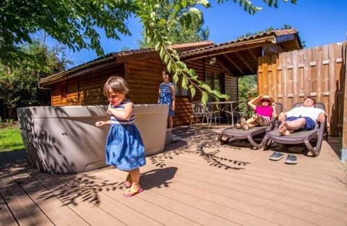Martres-Tolosane Ski Chalet | Bungalow "Espacio" with private space for 5 persons