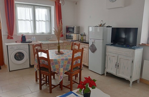Meusnes House | Bungalow, fenced, close to Beauval zoo & Châteaux de la Loire