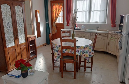 Meusnes House | Bungalow, fenced, close to Beauval zoo & Châteaux de la Loire