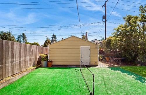 Roxhill House | Bungalow Flora