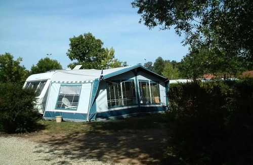 Cormoranche-sur-Saone House | Bungalow Amazone for 4 persons per night