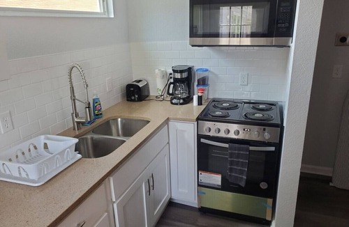 West San Antonio Apartment | Bungalow-Fully Loaded, Lackland AFB, Sea World