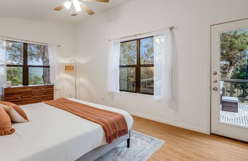 Leander House | Bungalow Get Away