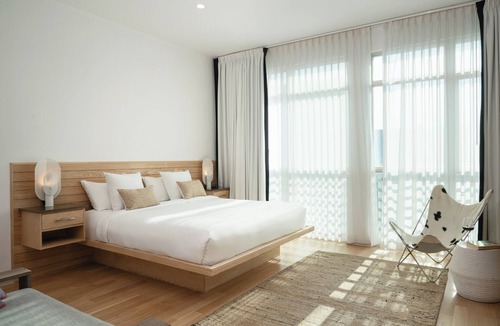 Long Branch Hotel | Bungalow Hotel
