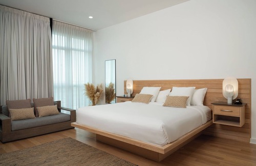 Long Branch Hotel | Bungalow Hotel