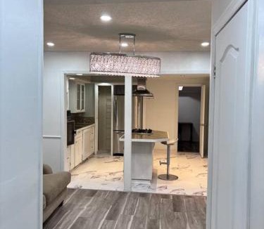Courtice House | Bungalow house , full privacy , free parking