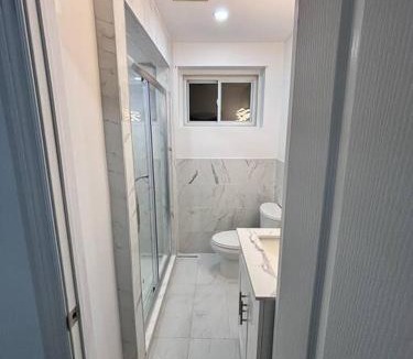 Courtice House | Bungalow house , full privacy , free parking