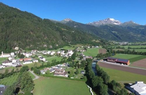 Le Prese House | Bungalow Li Presi in Camping Cavresc, Via dal Cavresc 1, 7746 Le Prese-Poschiavo