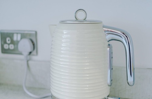 Ewloe House | Bungalow/Loft bedroom/Spacious/pool table/Driveway