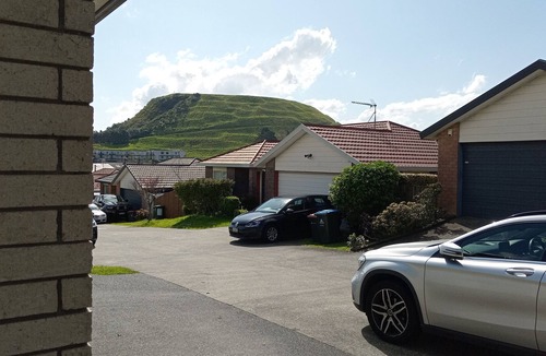 Mount Wellington House | Bungalow Mountain View with Modern Comfort