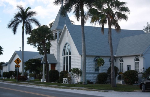 Anna Maria House | Bungalow On The Bayou (Best Location on the Island)