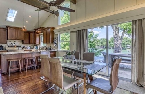 Seguin House | Bungalow on the Guadalupe River - Seguin, TX