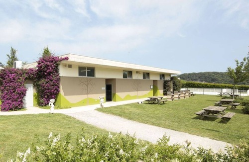 Zumaia House | Bungalow PMR with Terrace - Sleeps 3