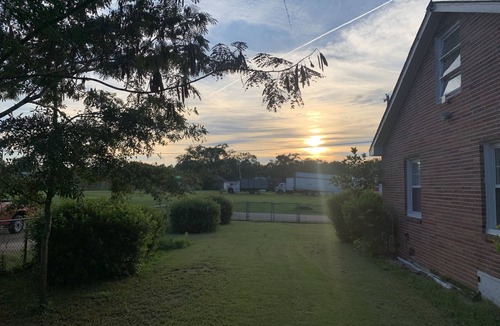 Tuskegee House | Bungalow Suite 18 miles from Auburn