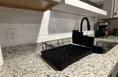 Birmingham House | Bungalow that is less than 20 mins away from Birmingham downtown attractions!