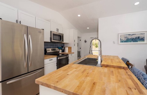 Bayview House | Bungalow Top Floor Only