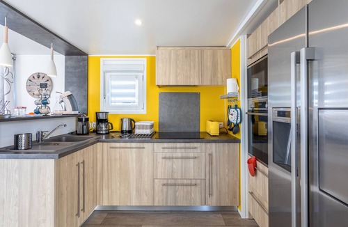 Sainte-Foy House | Bungalow 'Trois Chambres En Campagne' with Shared Pool, Wi-Fi and Air Conditioning