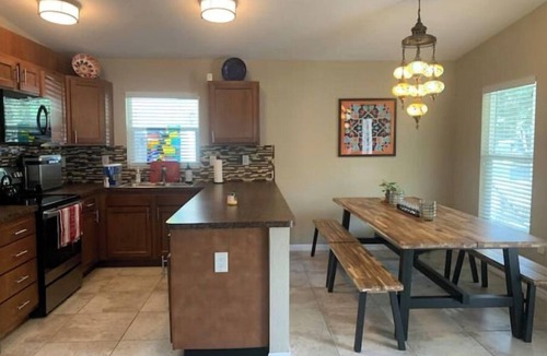 Newtown House | Bungalow w/Heated Pool by Downtown & Beaches