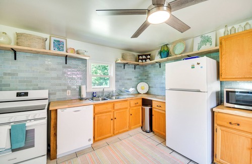 Cape Charles Cottage | Bungalow w/Large Yard: 8 Mi to Cape Charles Beach