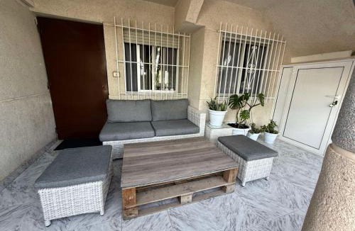 Santiago de la Ribera Villa | Bungalow with a pool and a terrace