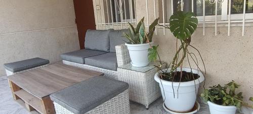 Santiago de la Ribera Villa | Bungalow with a pool and a terrace