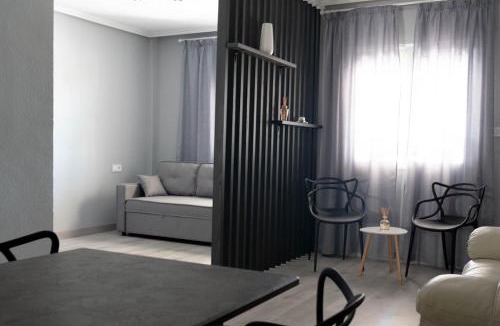 Santiago de la Ribera Villa | Bungalow with a pool and a terrace