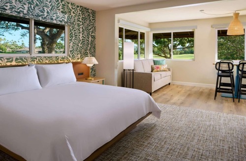 Kaanapali Hotel | Bungalow with Garden View + Kitchen + Pool Access