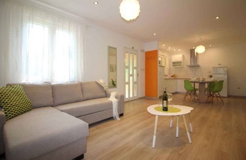 Vrvari House | Bungalow with pool and air conditioning