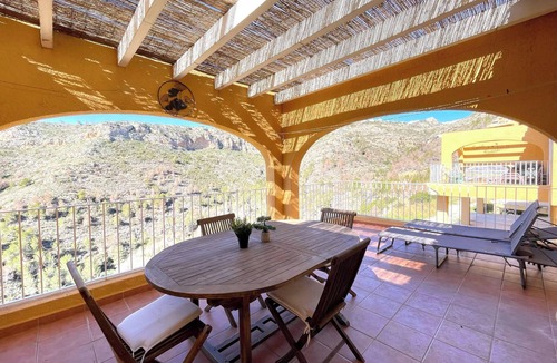 Cumbre del Sol Ski Chalet | Bungalow with stunning mountain views - SASKIA