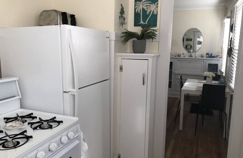 Belmont Heights Apartment | Bungulow on the beach