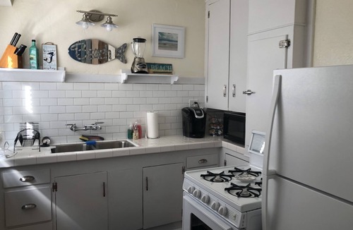 Belmont Heights Apartment | Bungulow on the beach